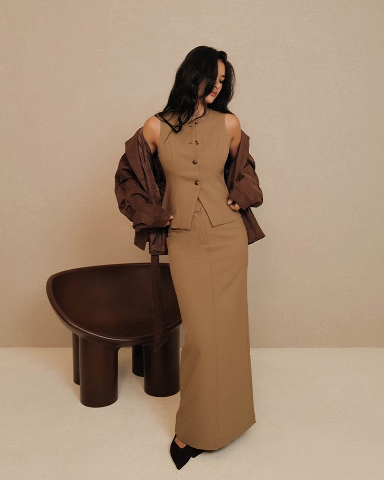 質感排釦西裝背心(The Elaru label 聯名款-Ruby)