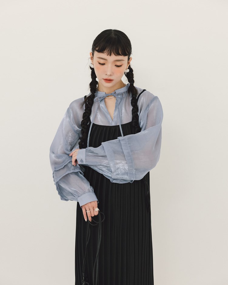 貝殼光澤澎袖後綁帶上衣