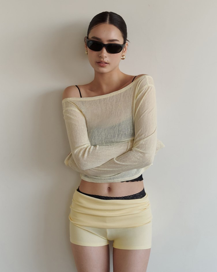 透肌感雪花寬領上衣