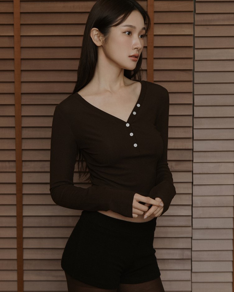 修身V領開釦長袖上衣