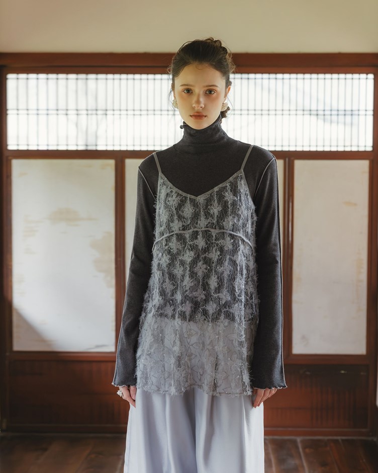 PROJECT.M 立體縫線高領上衣