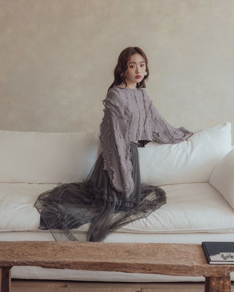 毛毛短版澎袖針織上衣