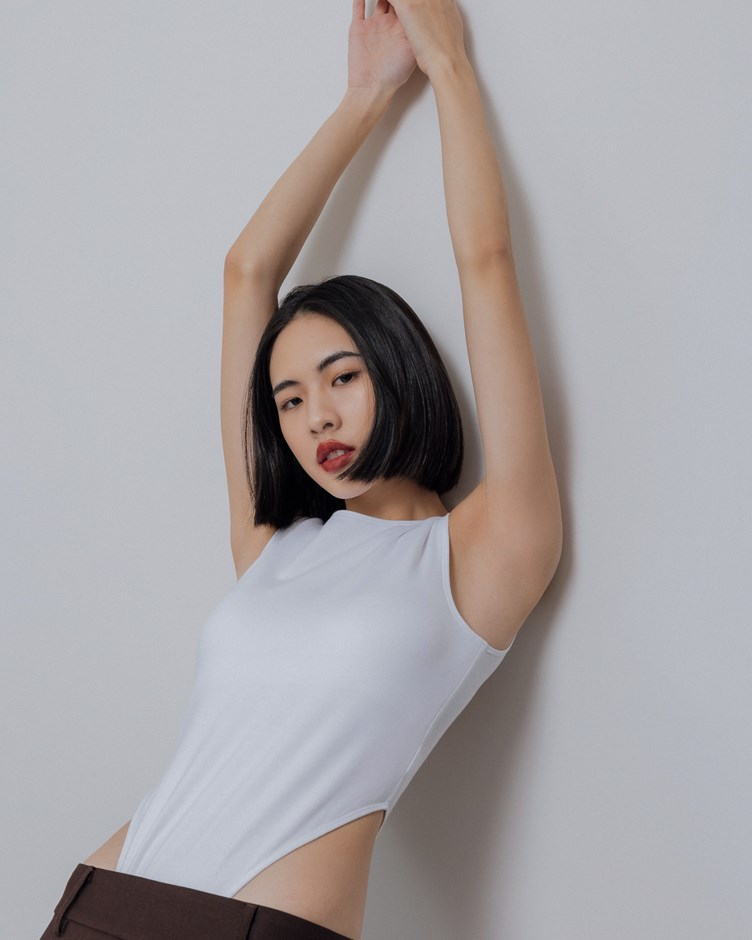 寬肩帶微辣連體衣