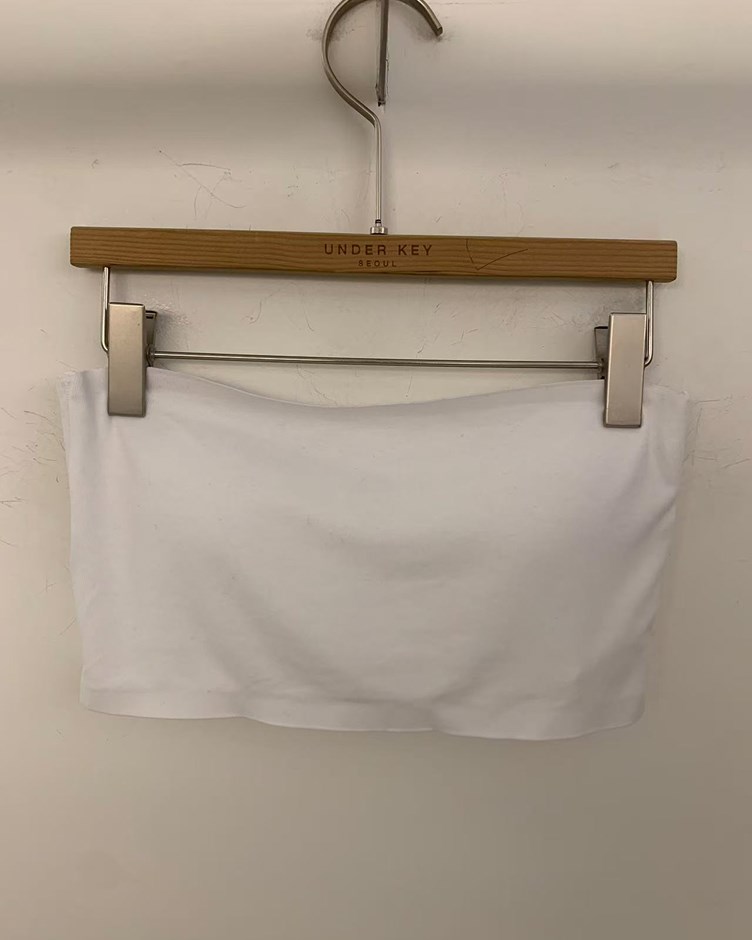 簡約彈力平口背釦BRA TOP