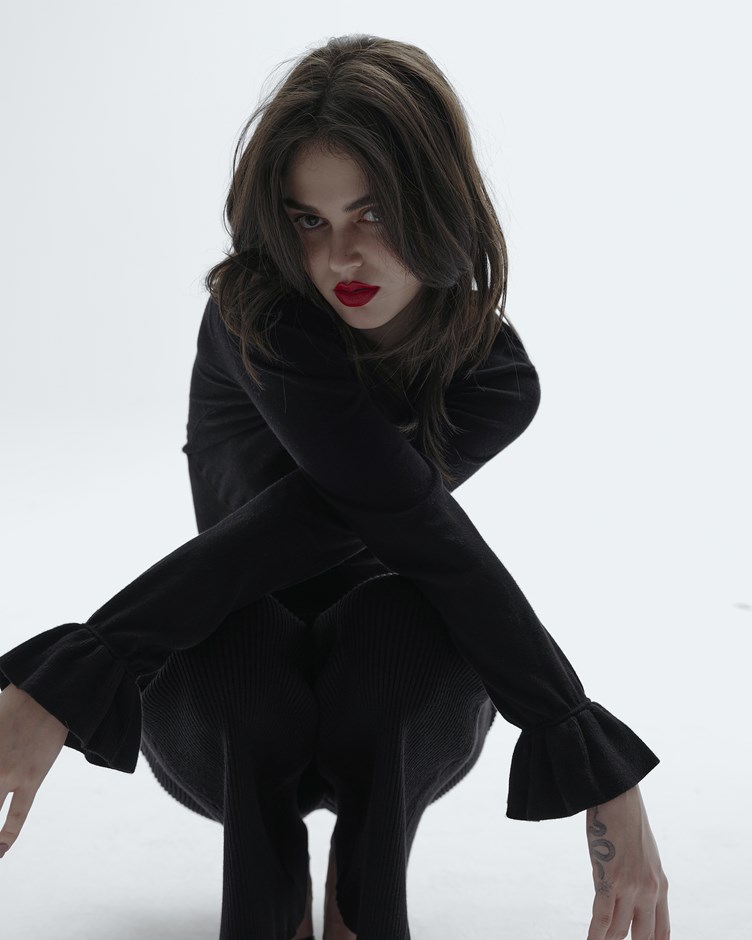 荷葉人造絲細腰針織上衣