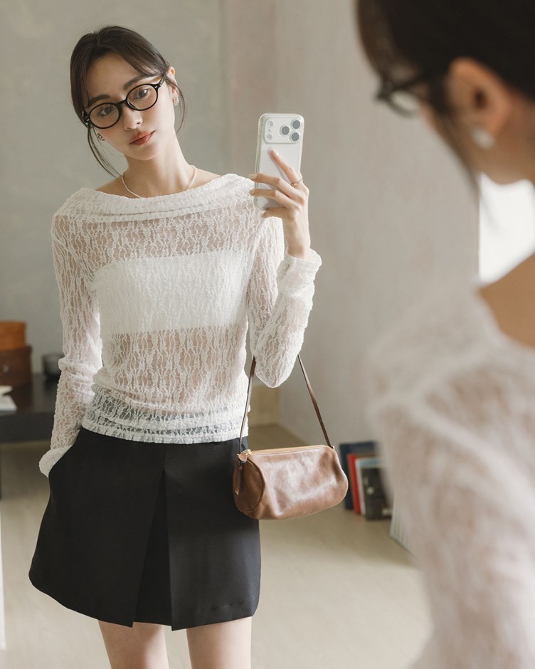 斜肩彈性蕾絲抓皺上衣