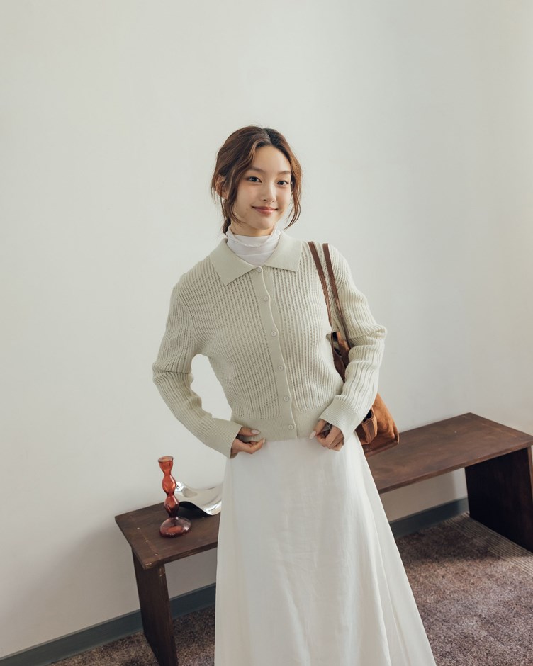 翻領排釦簍空感針織上衣