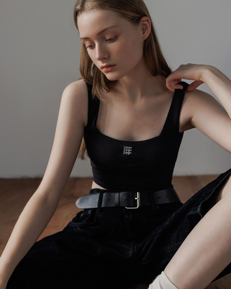 品牌LOGO柔彈方領BRA TOP