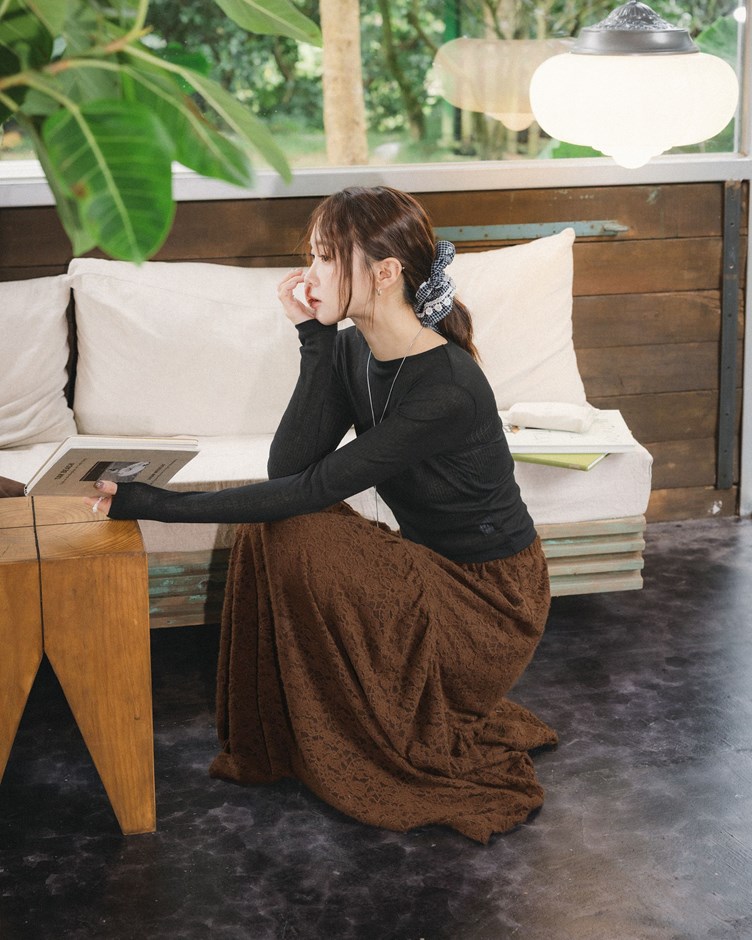 微透感直坑條圓領長袖上衣