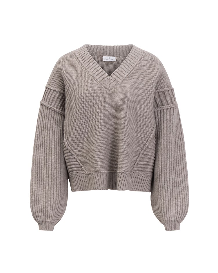 butted seam V knitwear