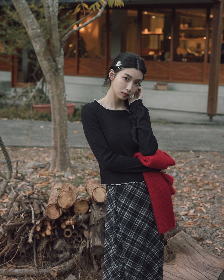 木耳邊配色坑條長袖