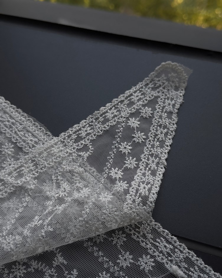 小花蕾絲刺繡三角巾