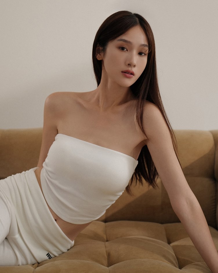 側抓皺弧擺平口BRA TOP(附襯墊)