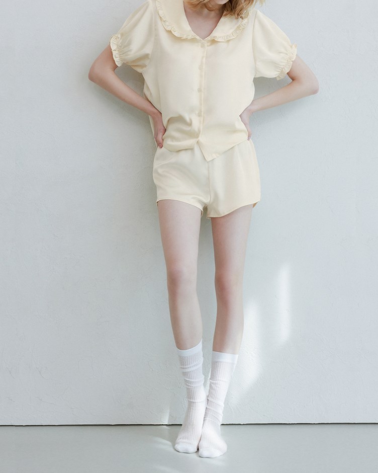 霧光緞面側開岔短褲