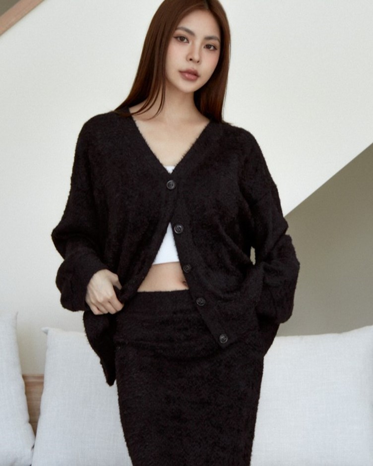 輕盈毛毛針織開襟外套