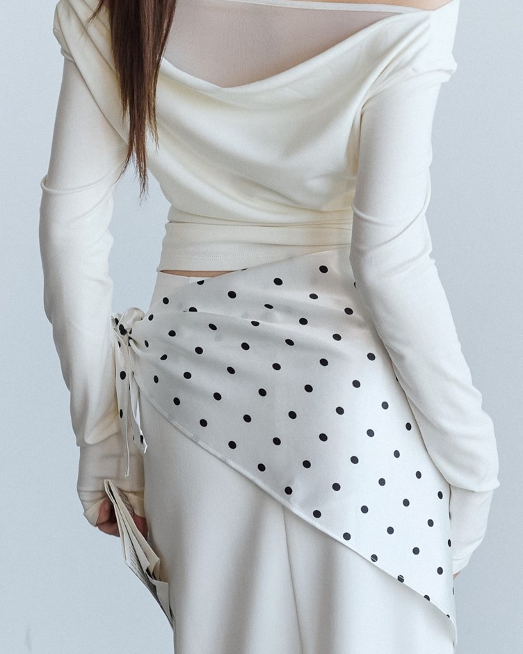 點點緞面綁帶三角絲巾