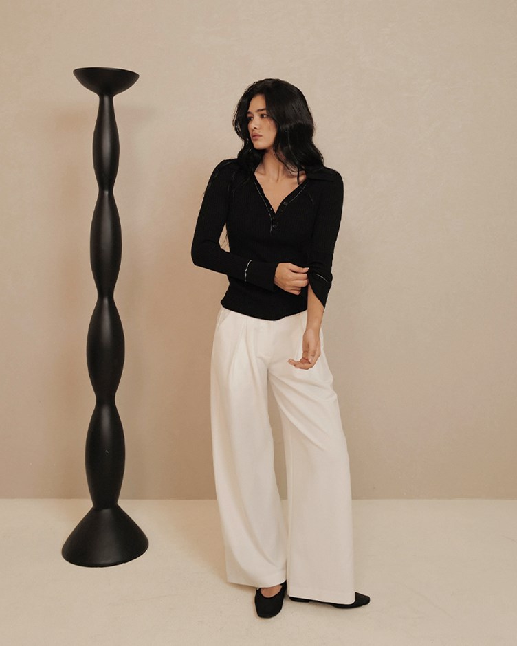 V領開釦車線針織上衣(The Elaru label 聯名款-Eleanore)