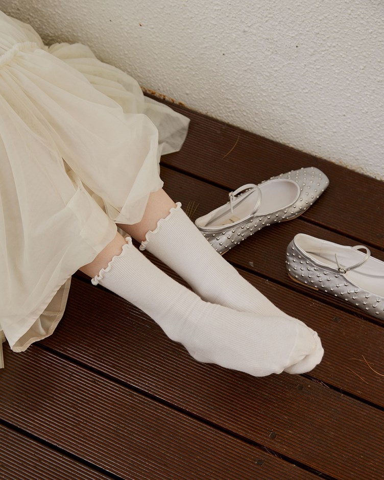 捲捲邊坑紋中筒襪