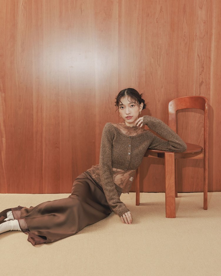 混色感一字領短版針織上衣