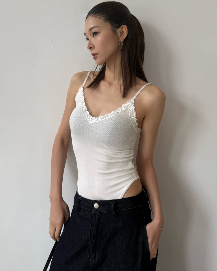 蕾絲拼接V領彈性羅紋連體衣