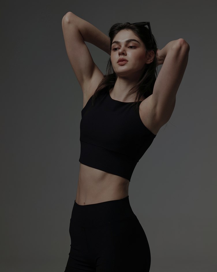 高包覆短版運動套裝-背心