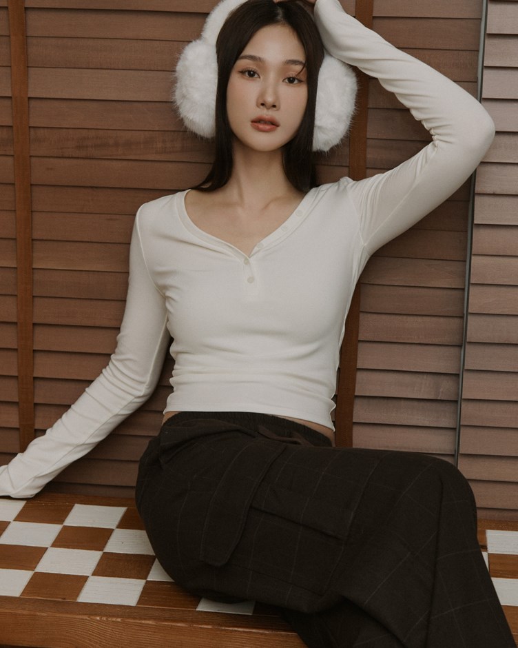 修身V領開釦長袖上衣