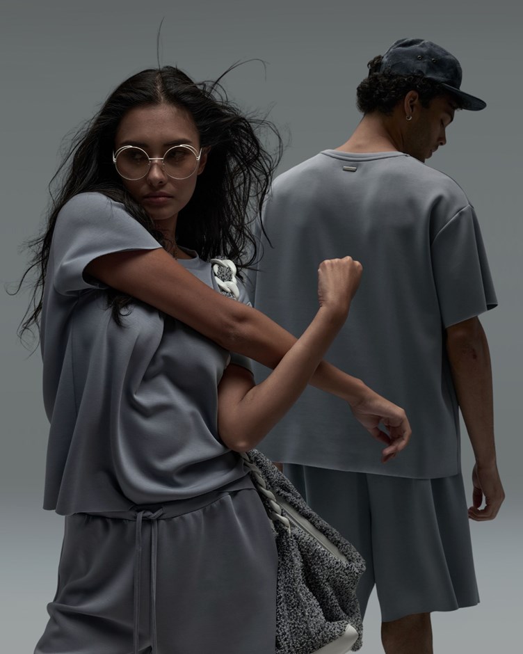 雲朵 UNISEX 寬版落肩短袖