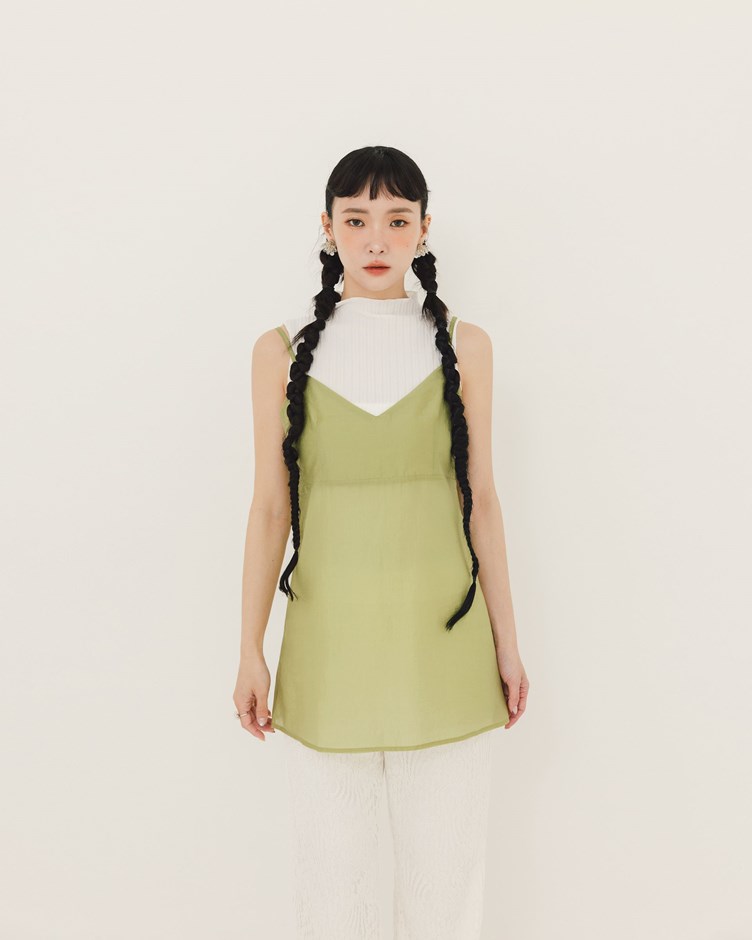 天絲透肌細肩帶V領短洋裝