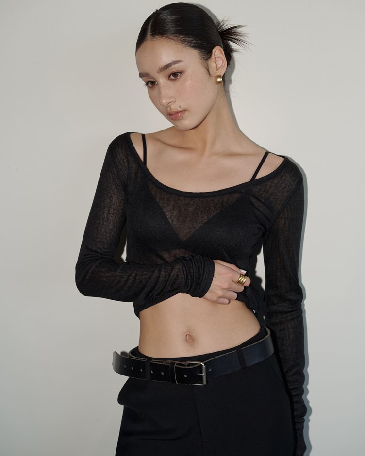 透肌感雪花寬領上衣