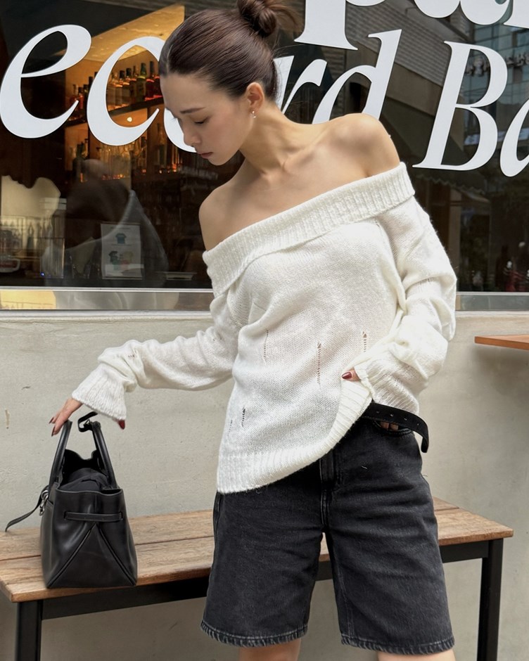 一字領寬鬆毛衣