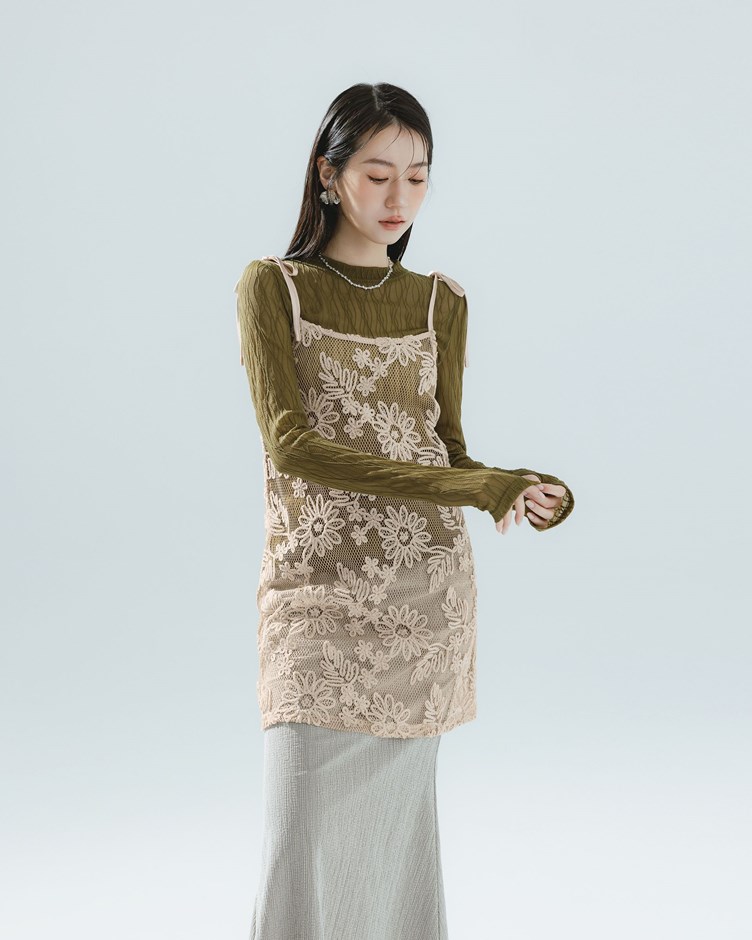 簍空花朵外罩洋裝