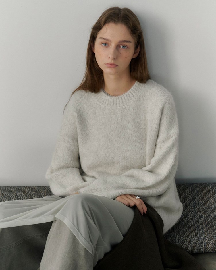 舒適羊駝毛絨圓領毛衣