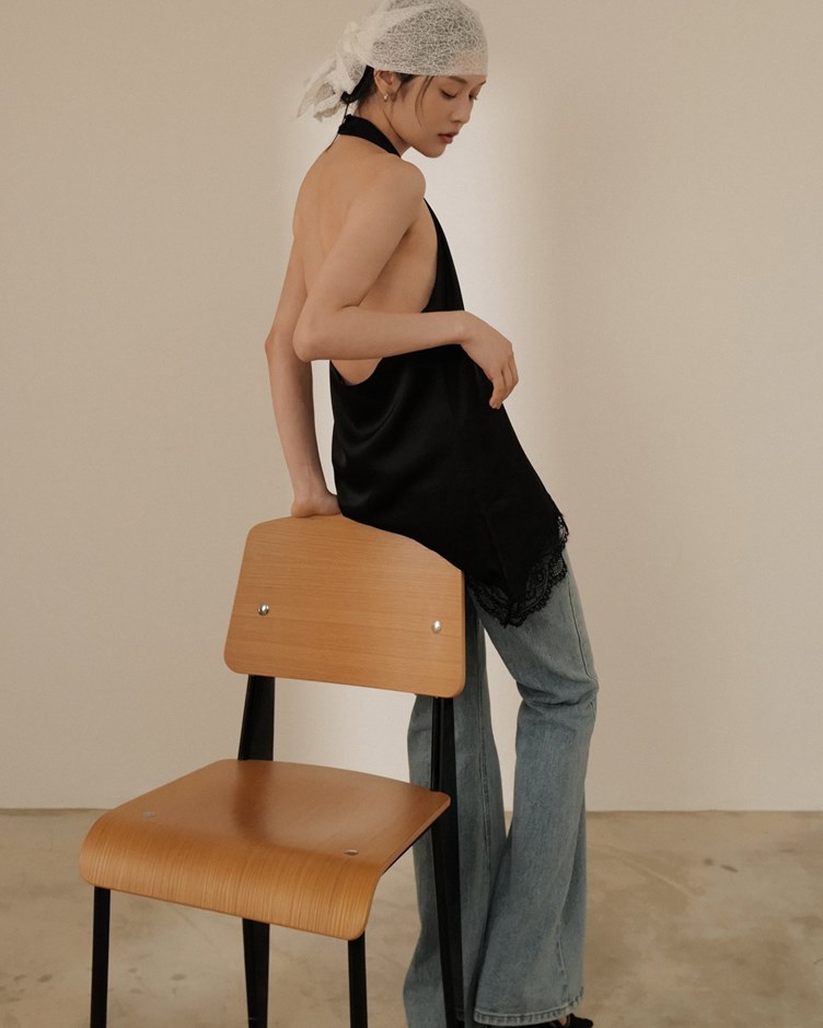 睫毛蕾絲緞面斜擺美背上衣