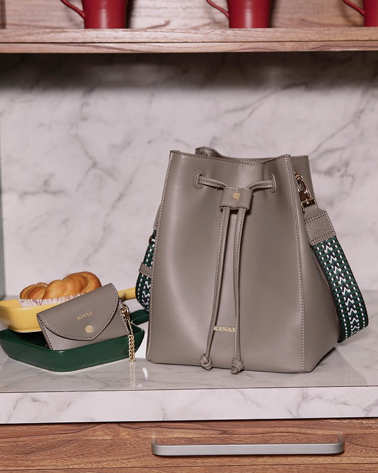 附雙背帶卡片夾變型束口肩背斜背水桶包-露西亞麵包系列