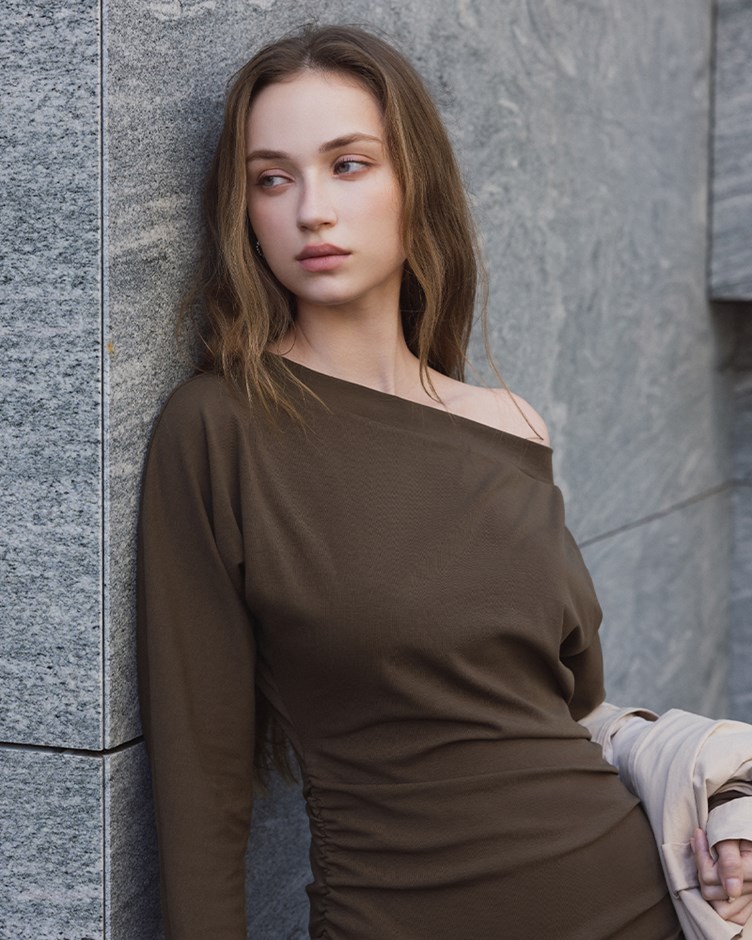 棉質斜肩長袖短洋裝