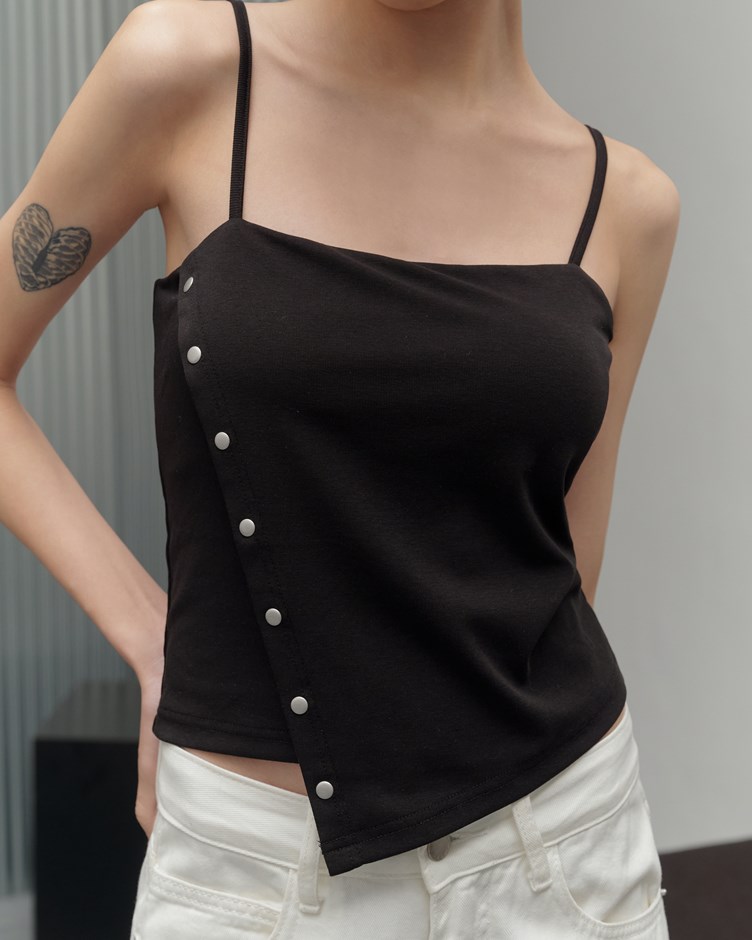 鉚釘造型斜擺細肩BRA TOP