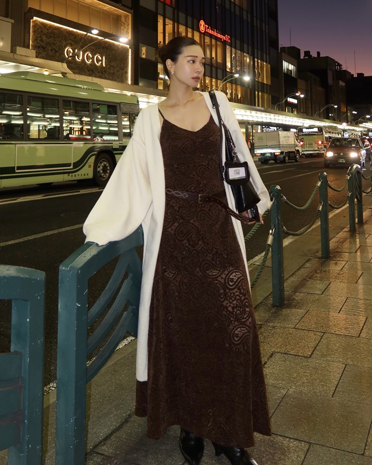 霧絨立體雕花長洋裝