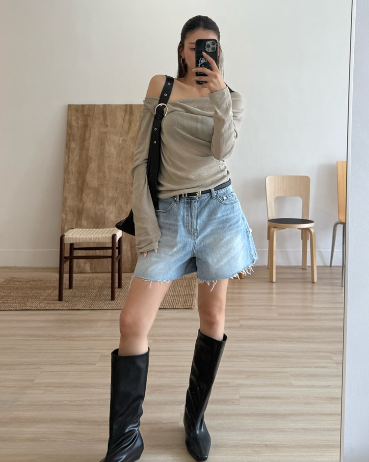 春日序曲斜肩垂領透膚上衣