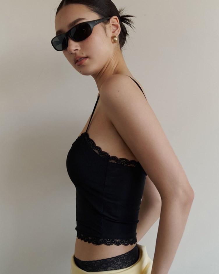 小辣V領拼接蕾絲細肩BRA TOP