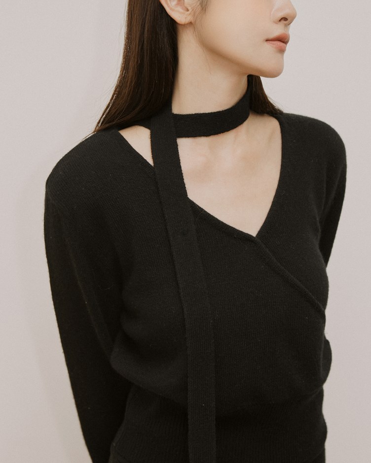13 V領針織長袖上衣(附領巾)