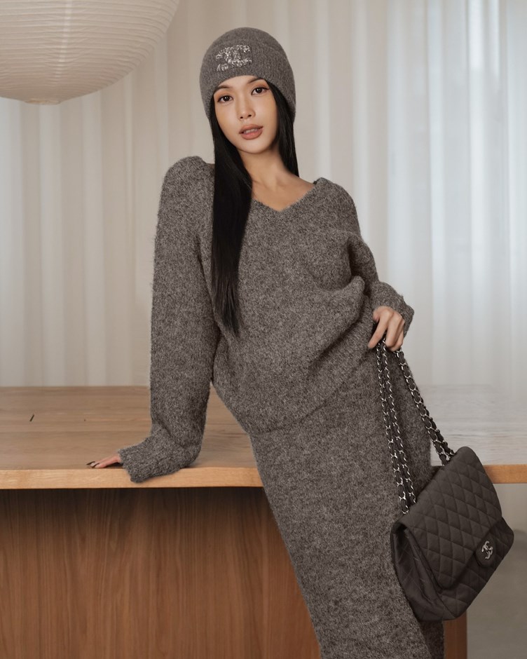 羊駝毛V領針織毛衣