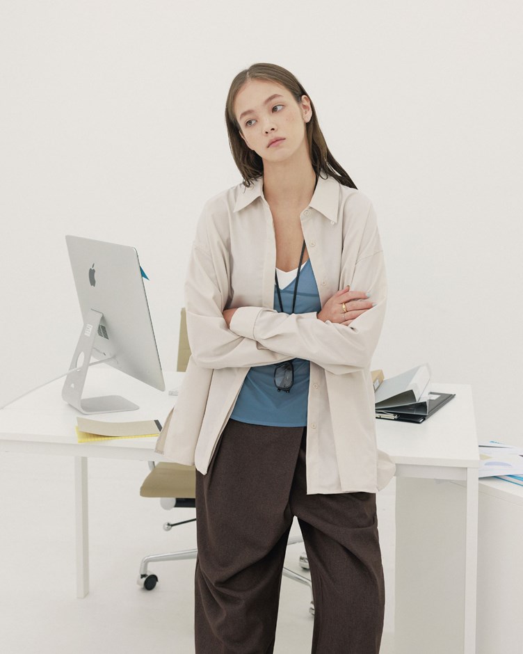 領釦反褶袖造型襯衫