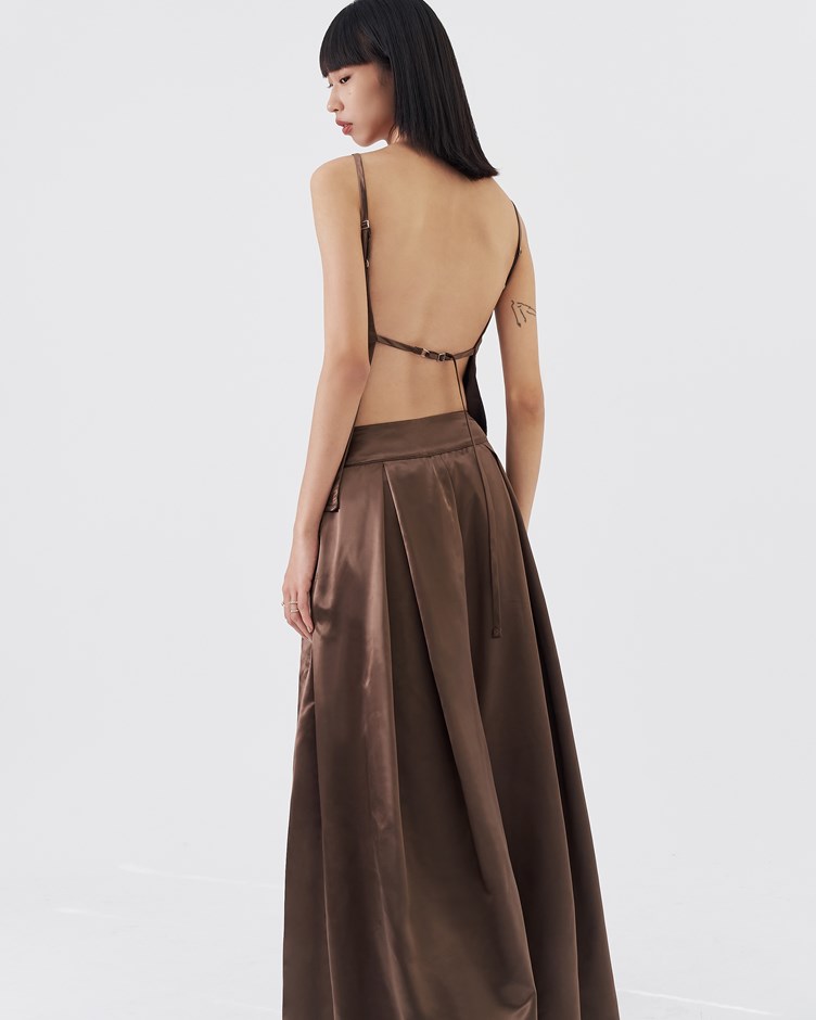 絲緞光澤平領露背上衣