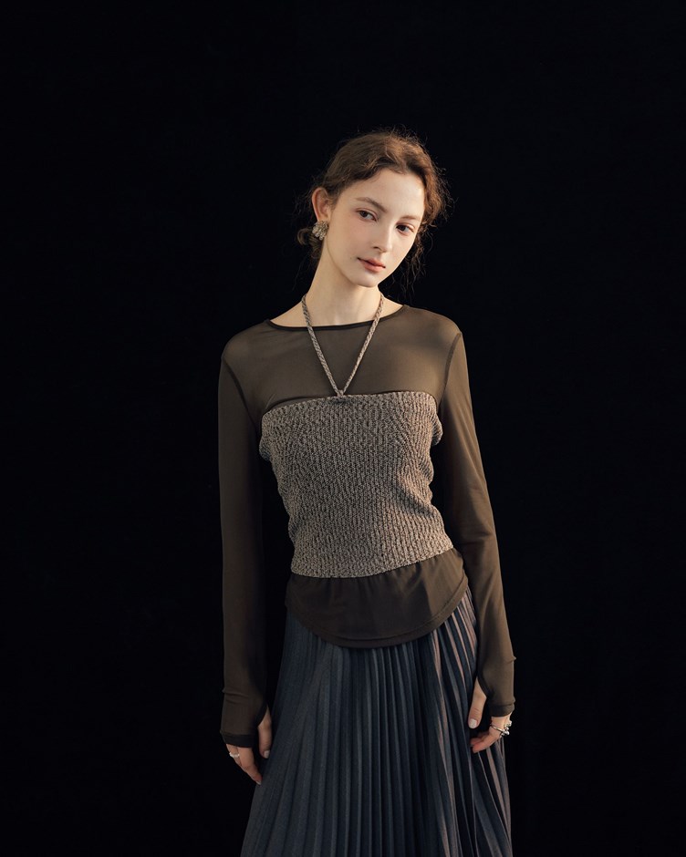 透膚圓領紗感套指長袖上衣