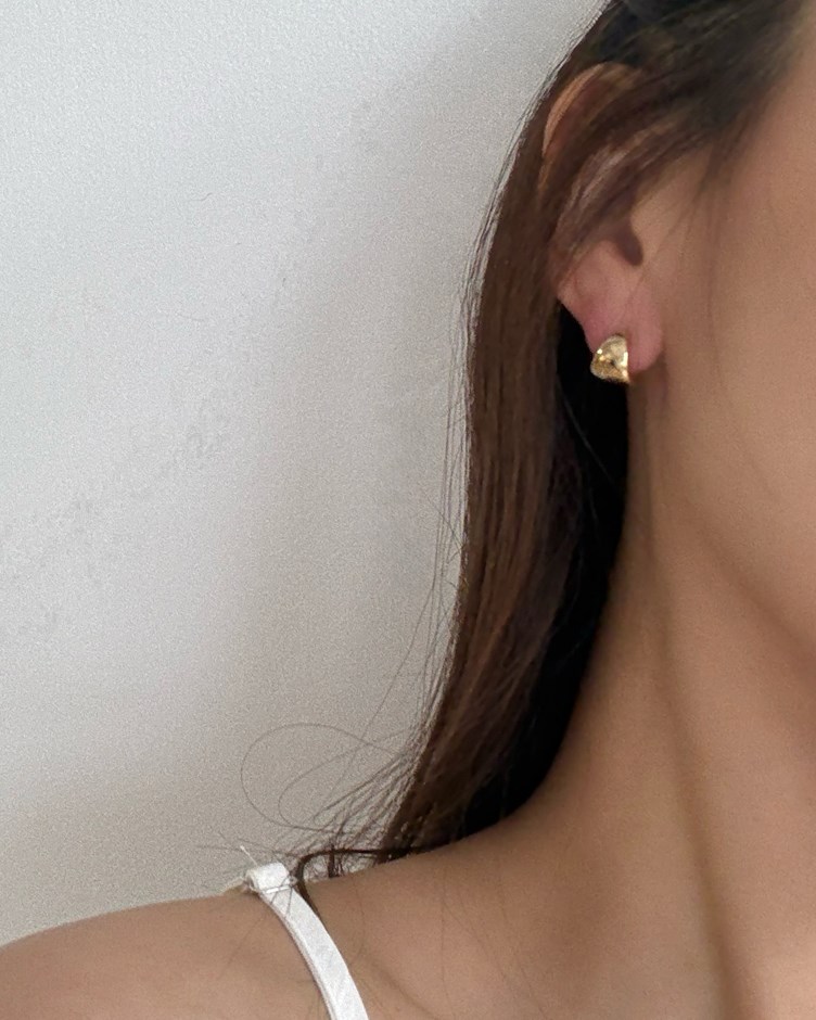 金屬弧形小C耳環