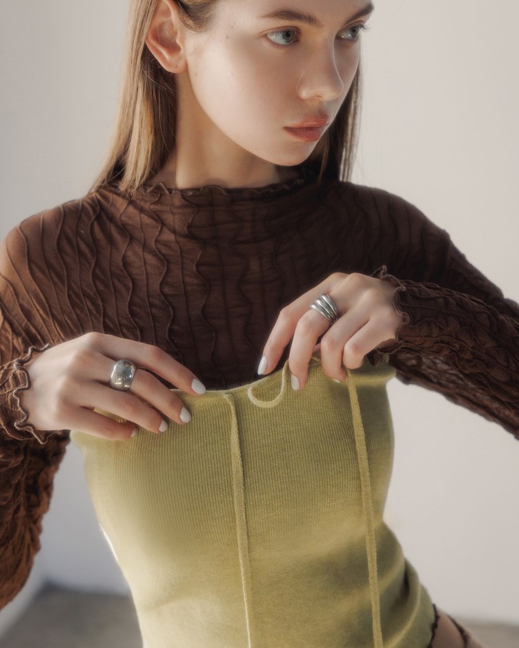 柔膚桃心領繞脖針織上衣