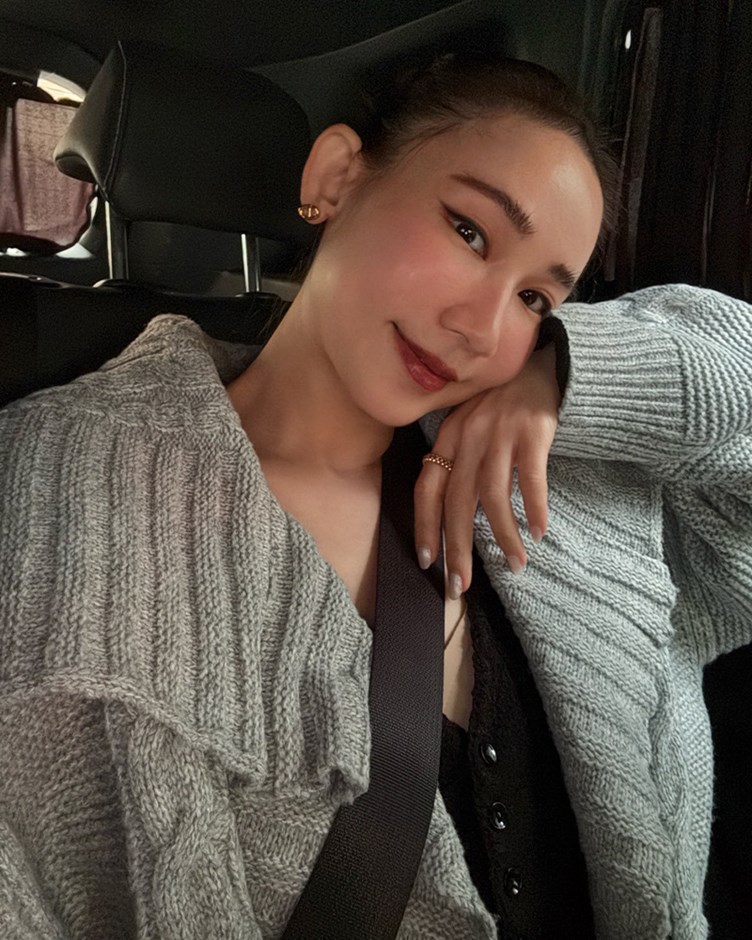 大翻領麻花針織外套