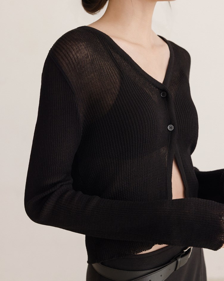 透膚坑條V領開釦上衣