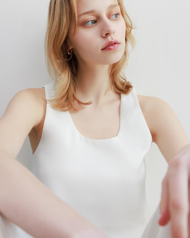 霧光緞面圓領背心