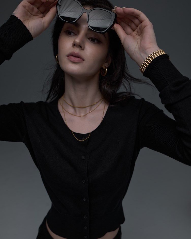 柔彈人造絲短針織上衣